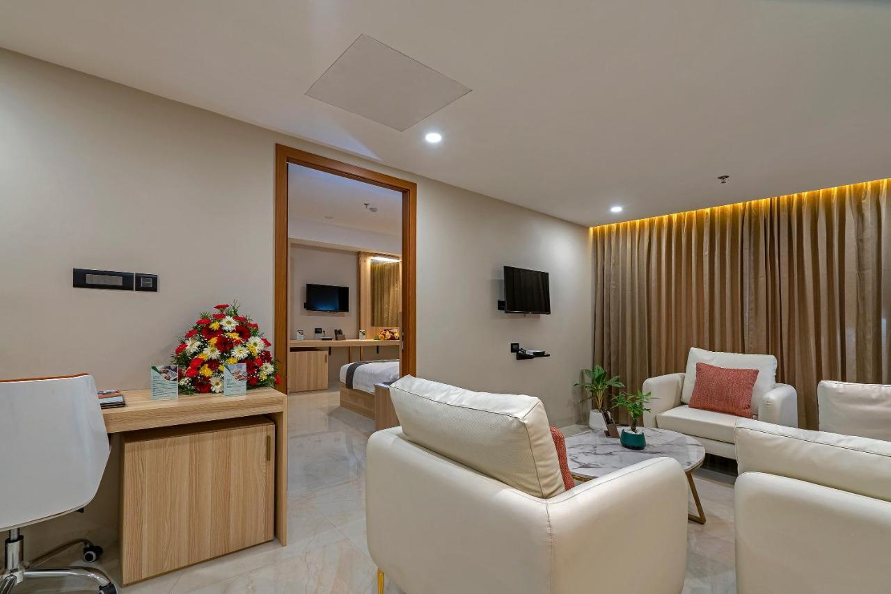 The Port By Jdaniels Hotel Thiruvananthapuram Buitenkant foto