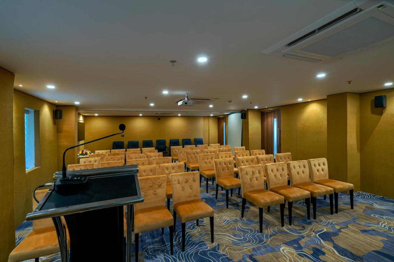 The Port By Jdaniels Hotel Thiruvananthapuram Buitenkant foto